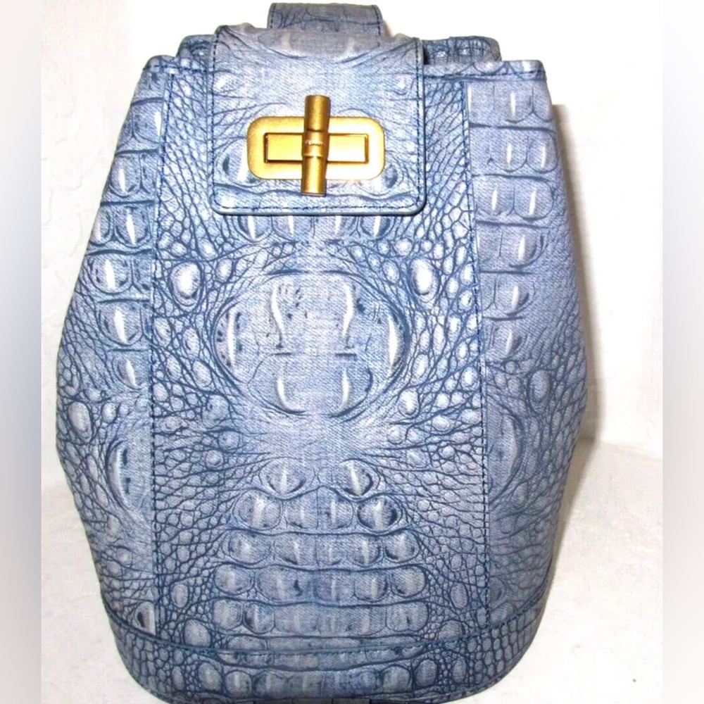 Get ahead of the denim trend with Brahmin Madie sling backpack bag SOLD OUT!🔥